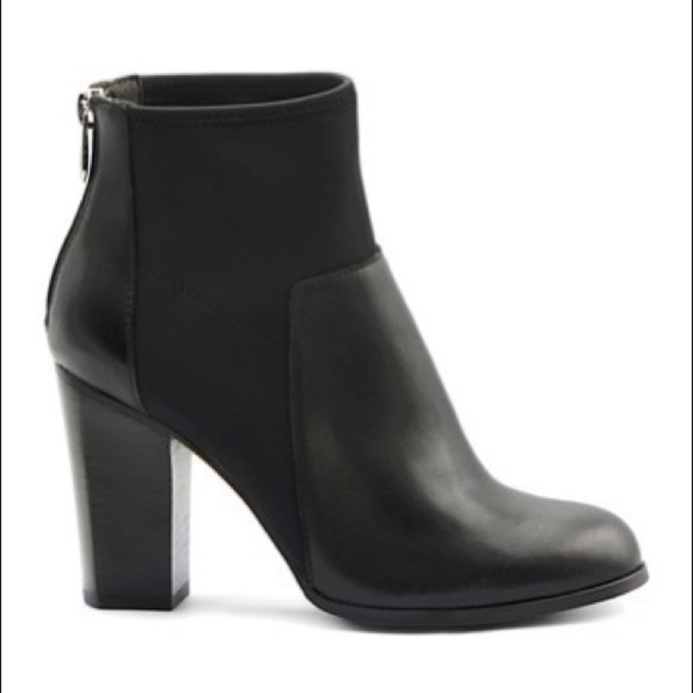NWT Adrienne Vittadini Ratti Ankle Booties - Picture 2 of 2